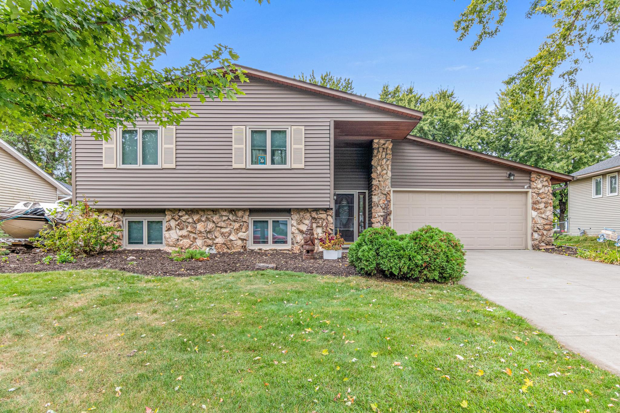 20352 Walden Boulevard NW, Oak Grove MN 55011